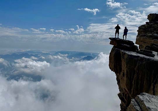 Guest in the edge ofmountain, the Balcony Walk, Jabal Shams