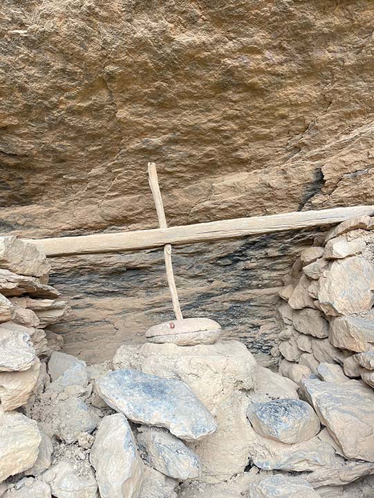 ancient stones in the Balcony Walk, Jabal Shams